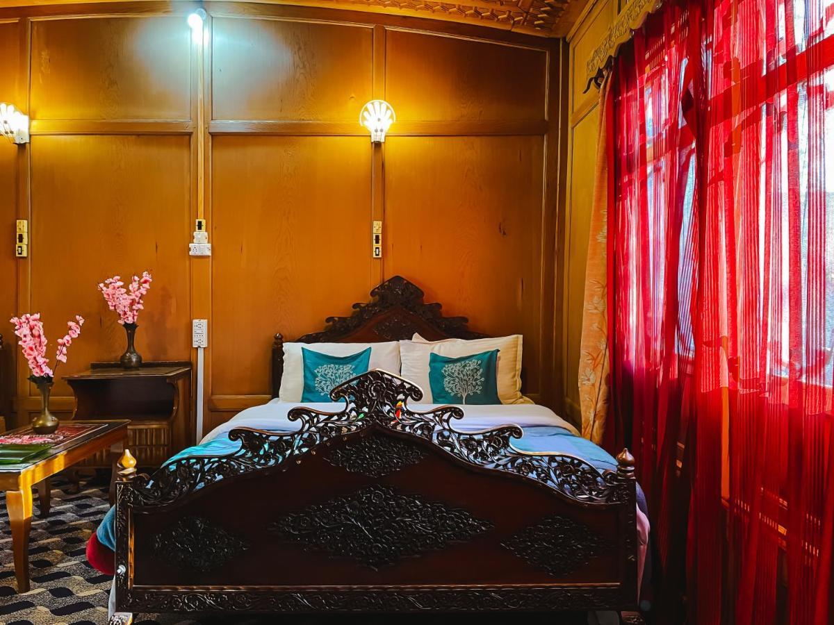 Hotel The Heritage Gemini Group Of Houseboat Srinagar (Jammu and Kashmir)