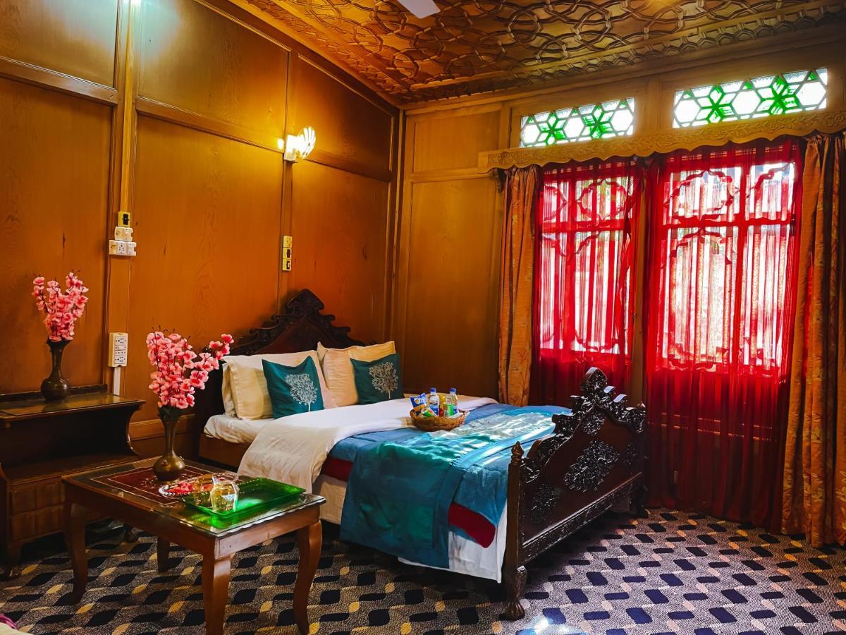 The Heritage Gemini Group Of Houseboat 3*