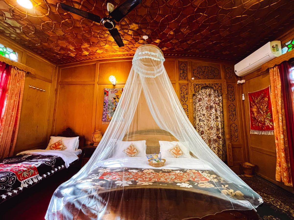 The Heritage Gemini Group Of Houseboat Hotel Srinagar (Jammu and Kashmir)