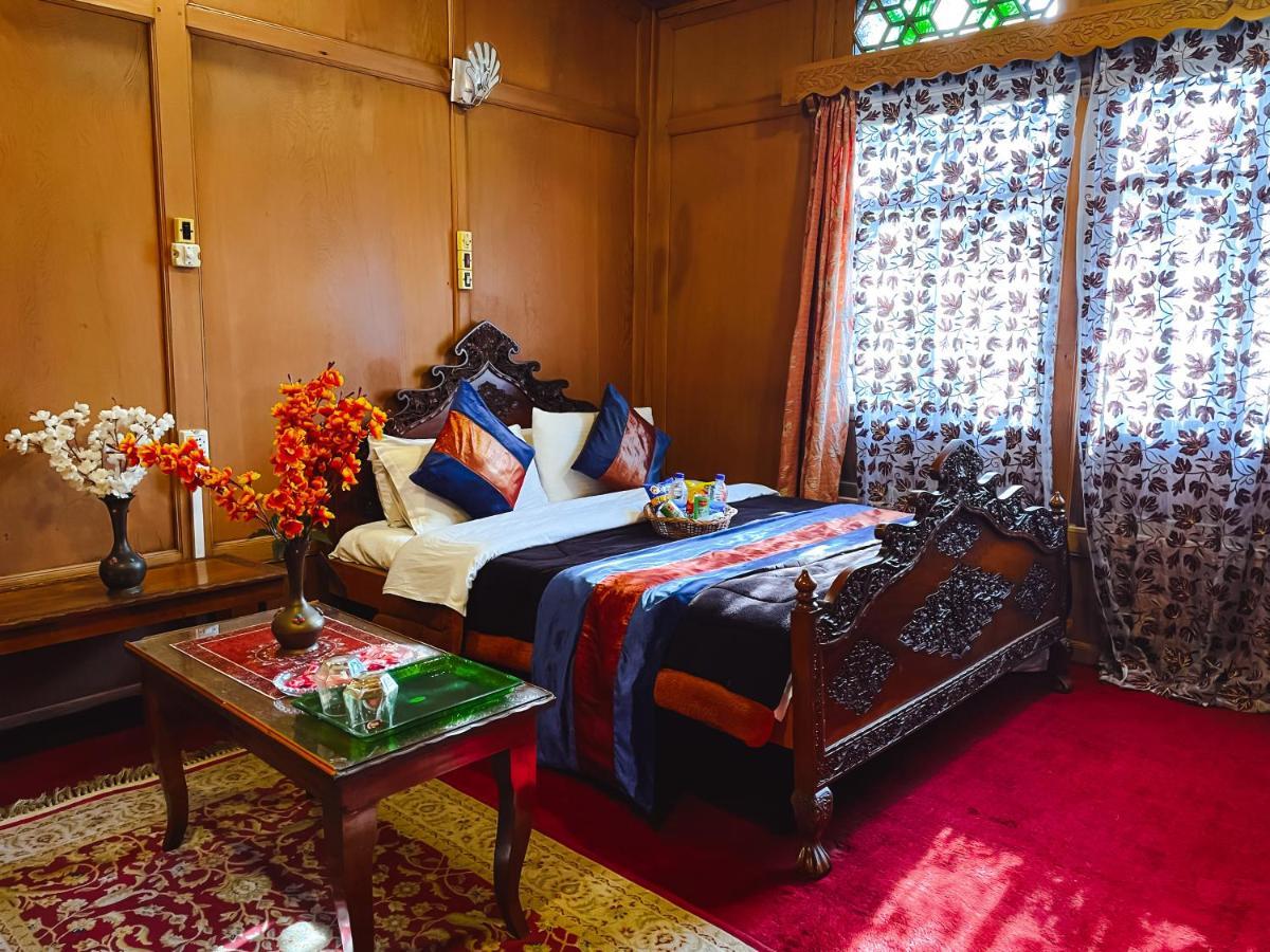 The Heritage Gemini Group Of Houseboat Srinagar (Jammu and Kashmir)