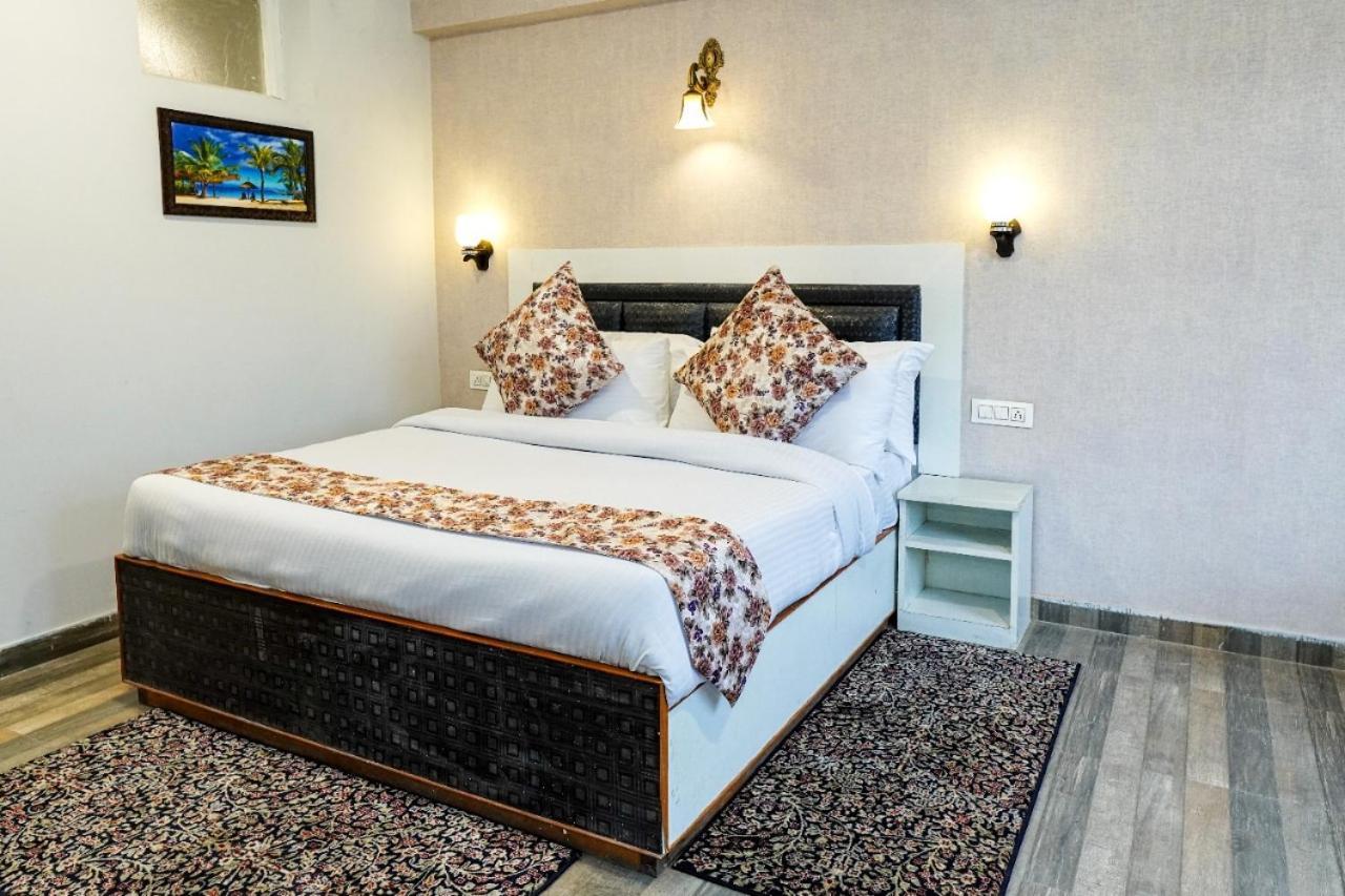 Click Sunburry Hotel 3*