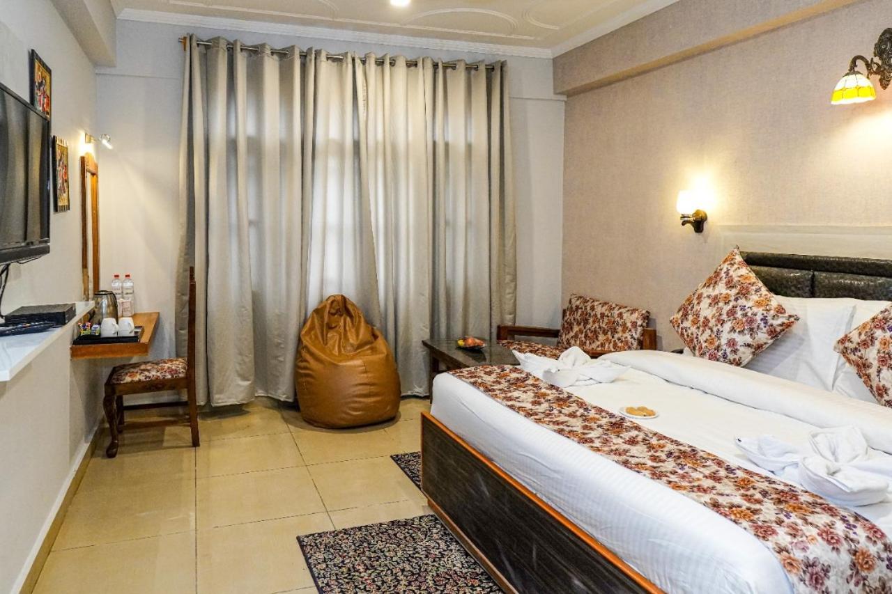 Click Sunburry Hotel