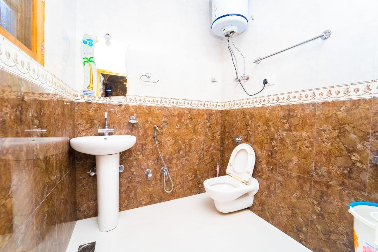 Hotel Al Azrah Srinagar (Jammu and Kashmir)