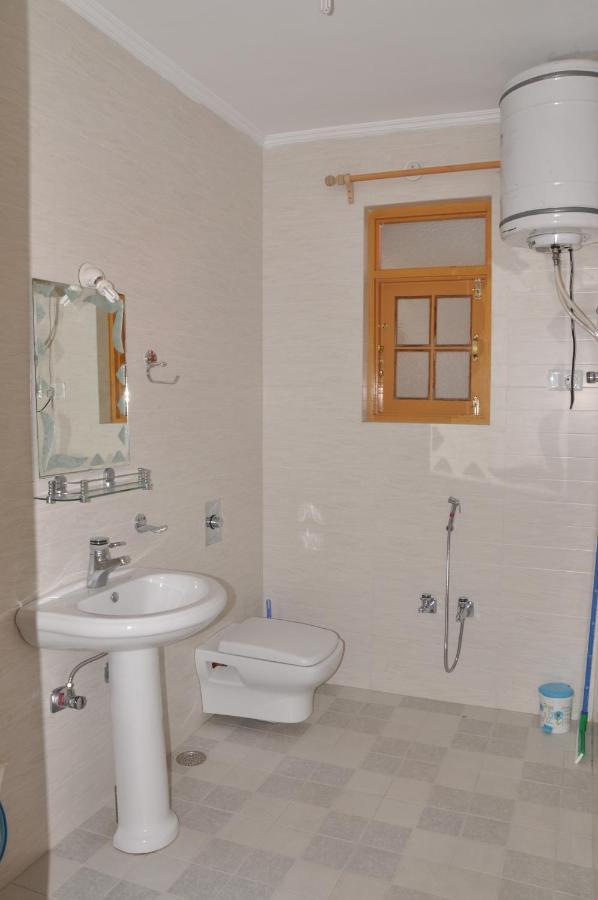 Al Azrah 3* Srinagar (Jammu and Kashmir)
