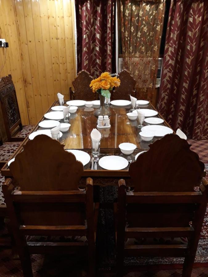 Botel Lala Rulh Heritage Group Of Houseboats Srinagar (Jammu and Kashmir)