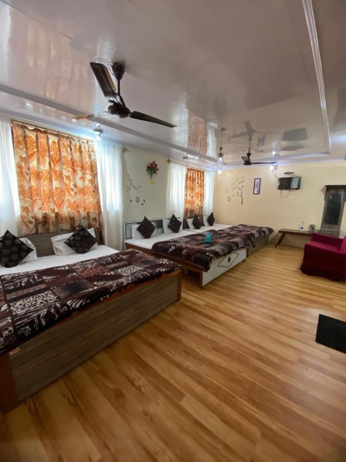 Young Mamta 3* Srinagar (Jammu and Kashmir)