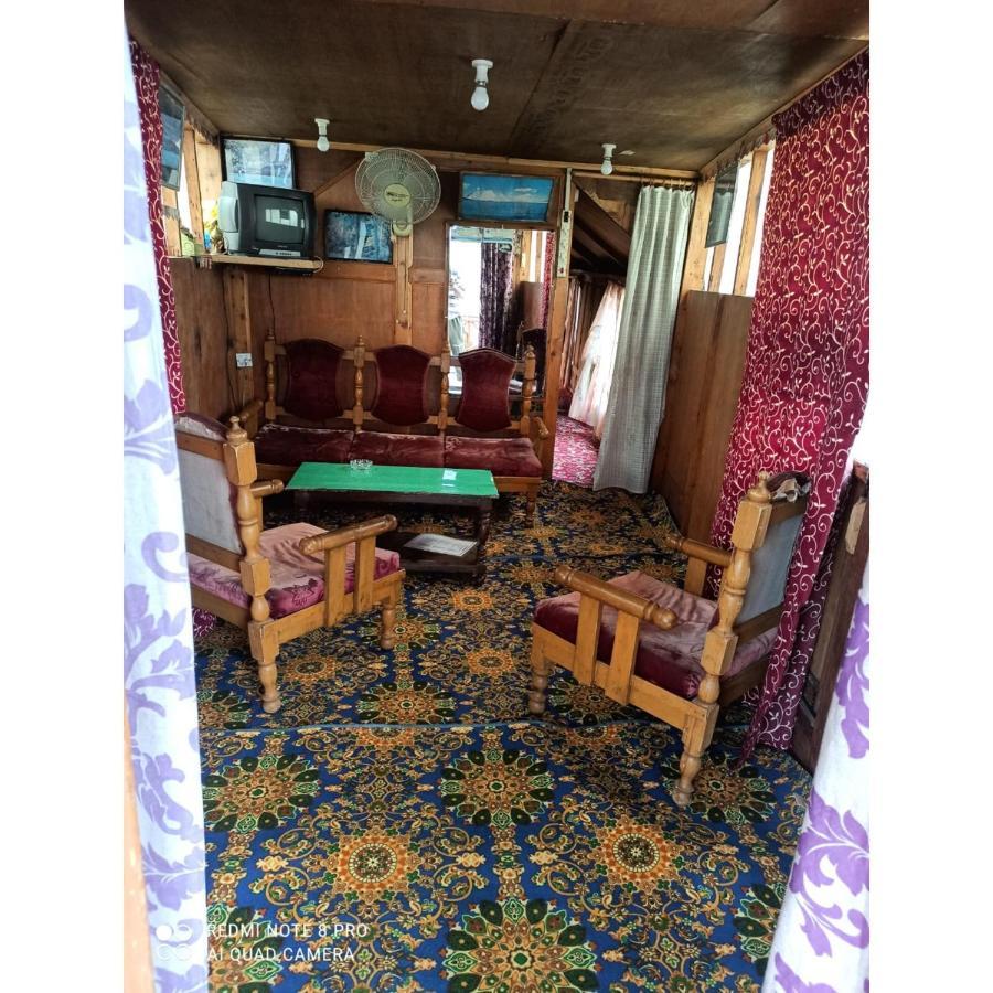 House Boat Moti Mahal,