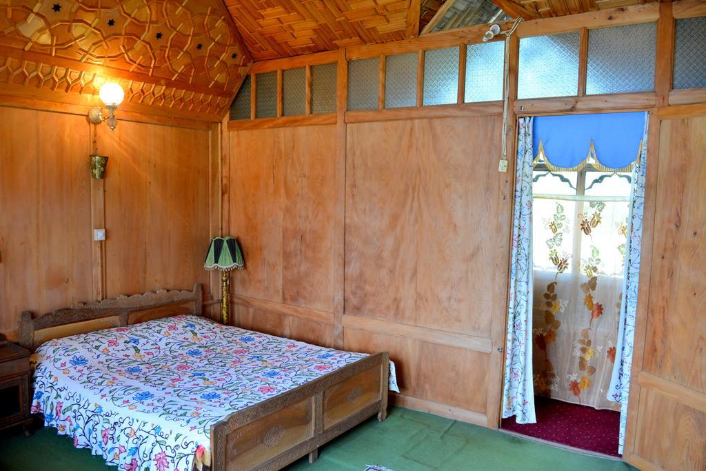 Kings Houseboats