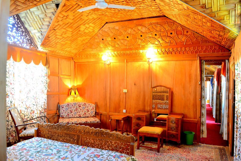Kings Houseboats Inn 3*