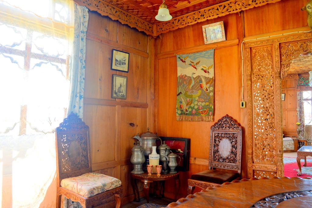Kings Houseboats Srinagar (Jammu and Kashmir)