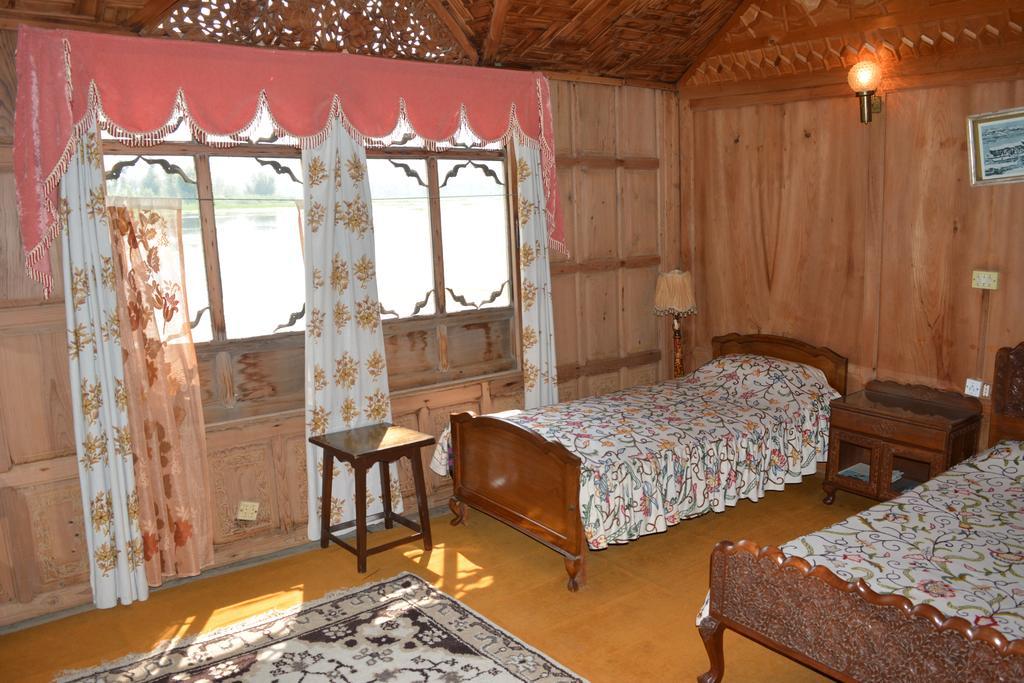 Inn Kings Houseboats
