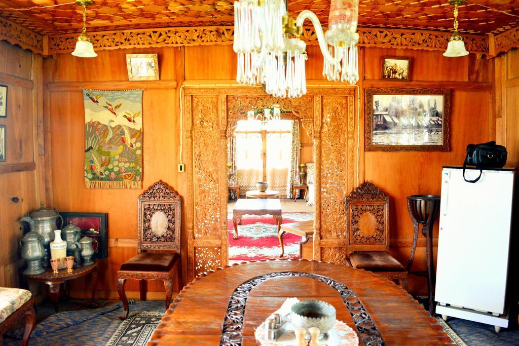 Kings Houseboats Inn