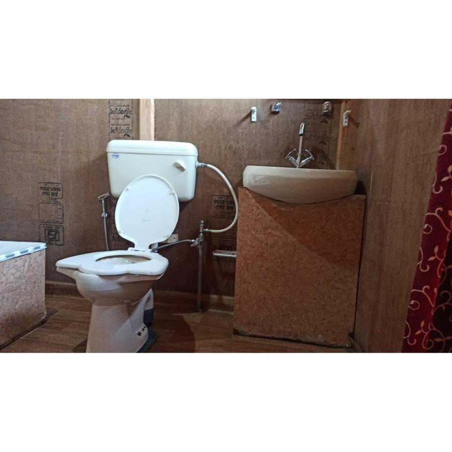 House Boat Moti Mahal,