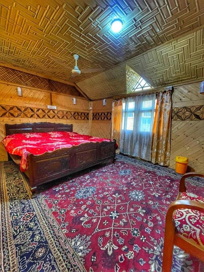 Lala Rulh Heritage Group Of Houseboats Botel Srinagar (Jammu and Kashmir)