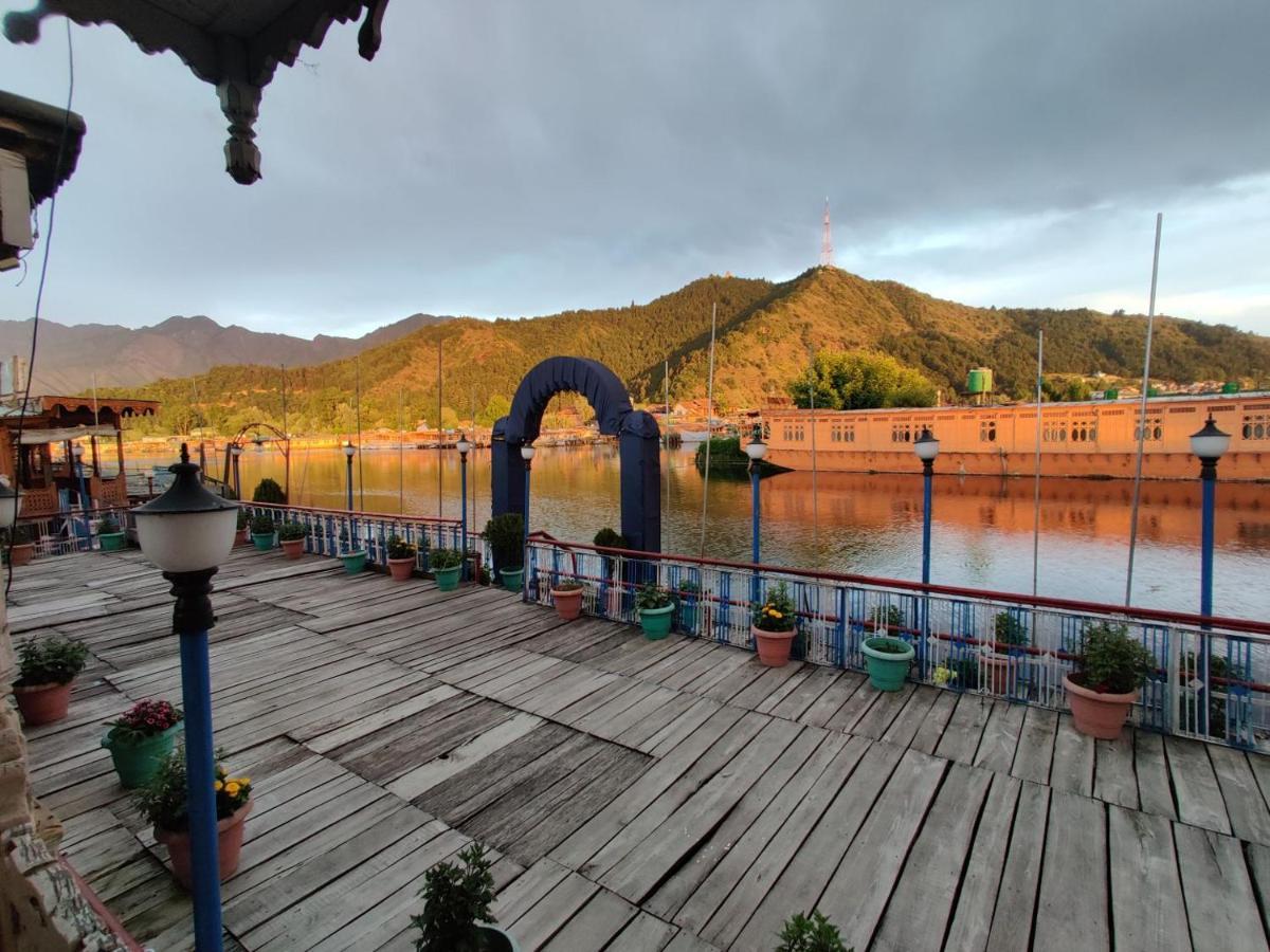 Botel Aziz Group Of Houseboats Srinagar (Jammu and Kashmir)