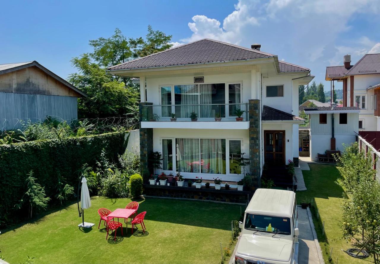 Villa 3-bedroom 'white Cottage' With Indoor Fireplace *