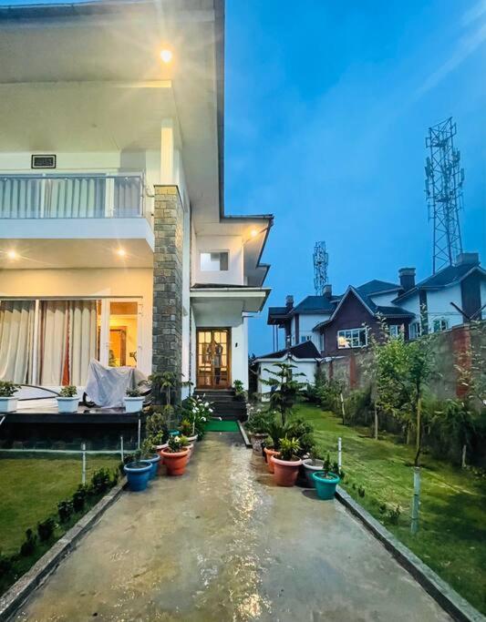 3-bedroom 'white Cottage' With Indoor Fireplace *