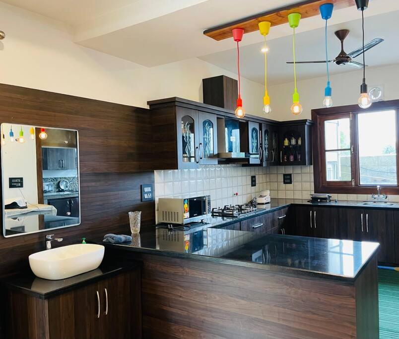 Villa 3-bedroom 'white Cottage' With Indoor Fireplace *