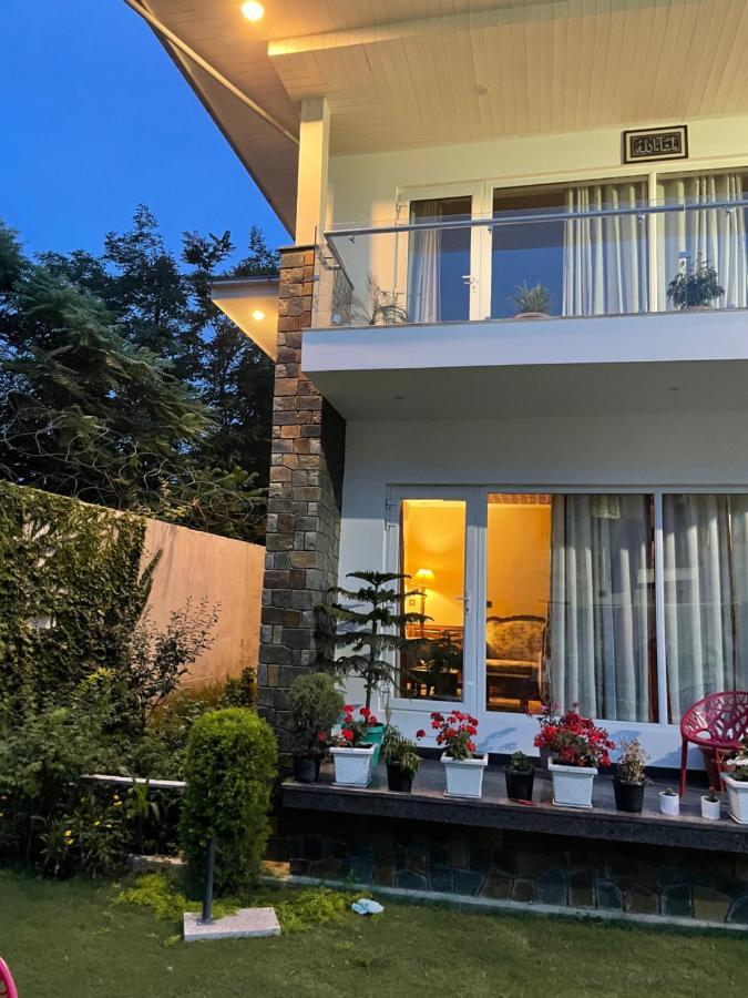 3-bedroom 'white Cottage' With Indoor Fireplace