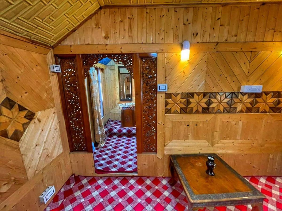 Hayat Group Of Houseboats Srinagar (Jammu and Kashmir)
