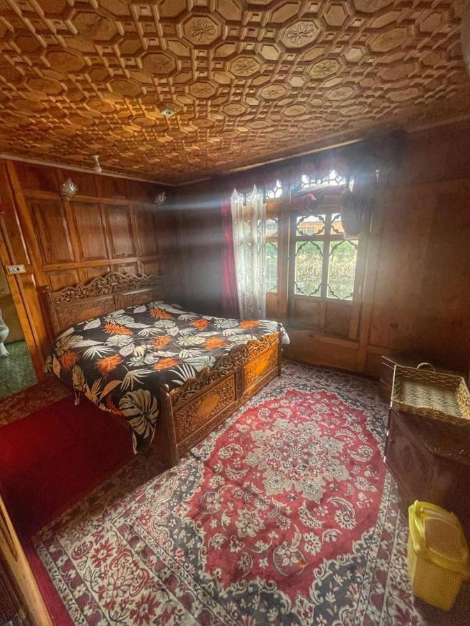 Botel Lala Rulh Heritage Group Of Houseboats Srinagar (Jammu and Kashmir)