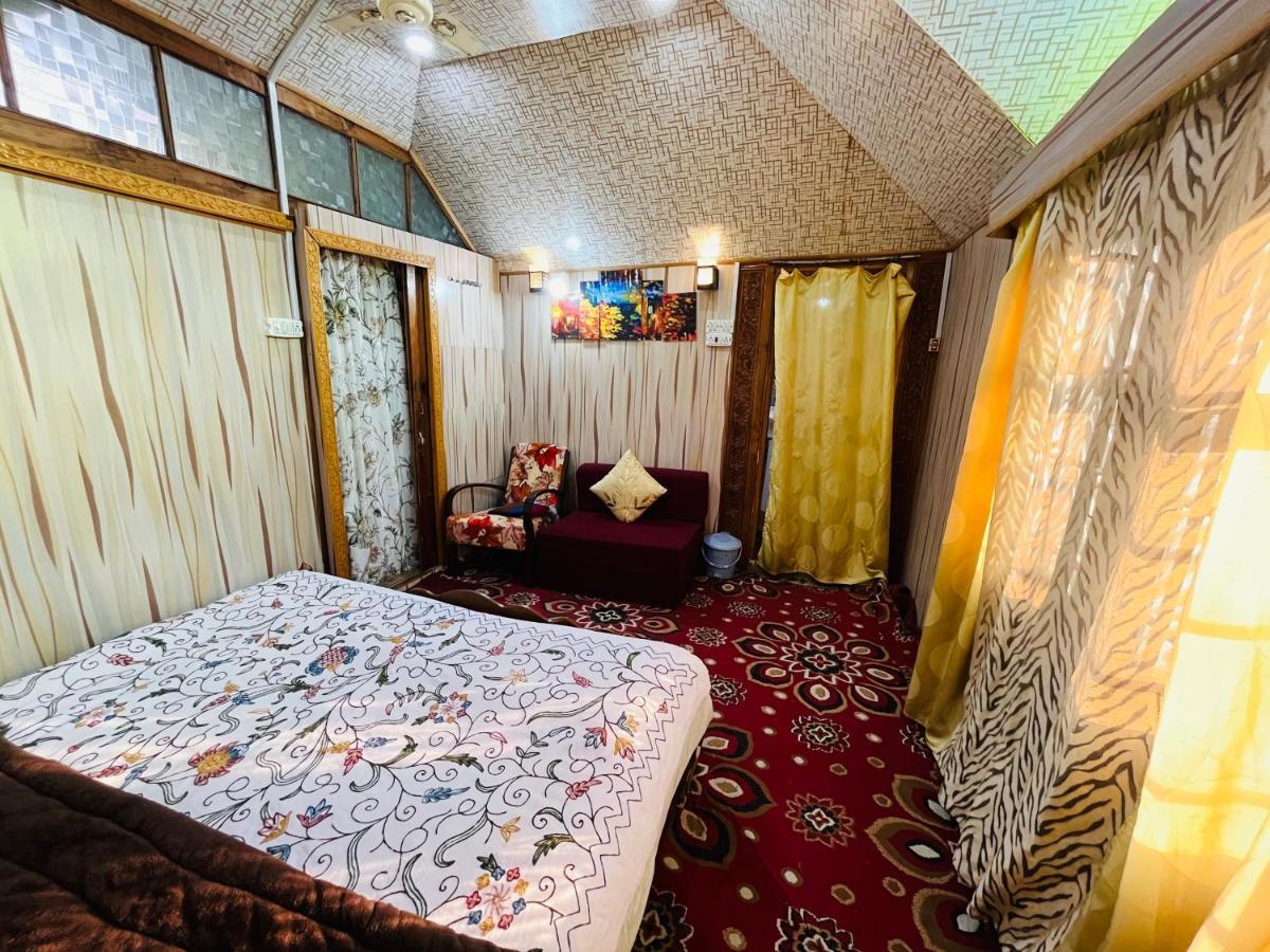 Hotel New Silver Jubilee Heritage Group Of Houseboats Srinagar (Jammu and Kashmir)