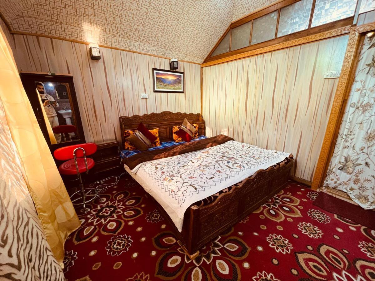 New Silver Jubilee Heritage Group Of Houseboats Srinagar (Jammu and Kashmir)