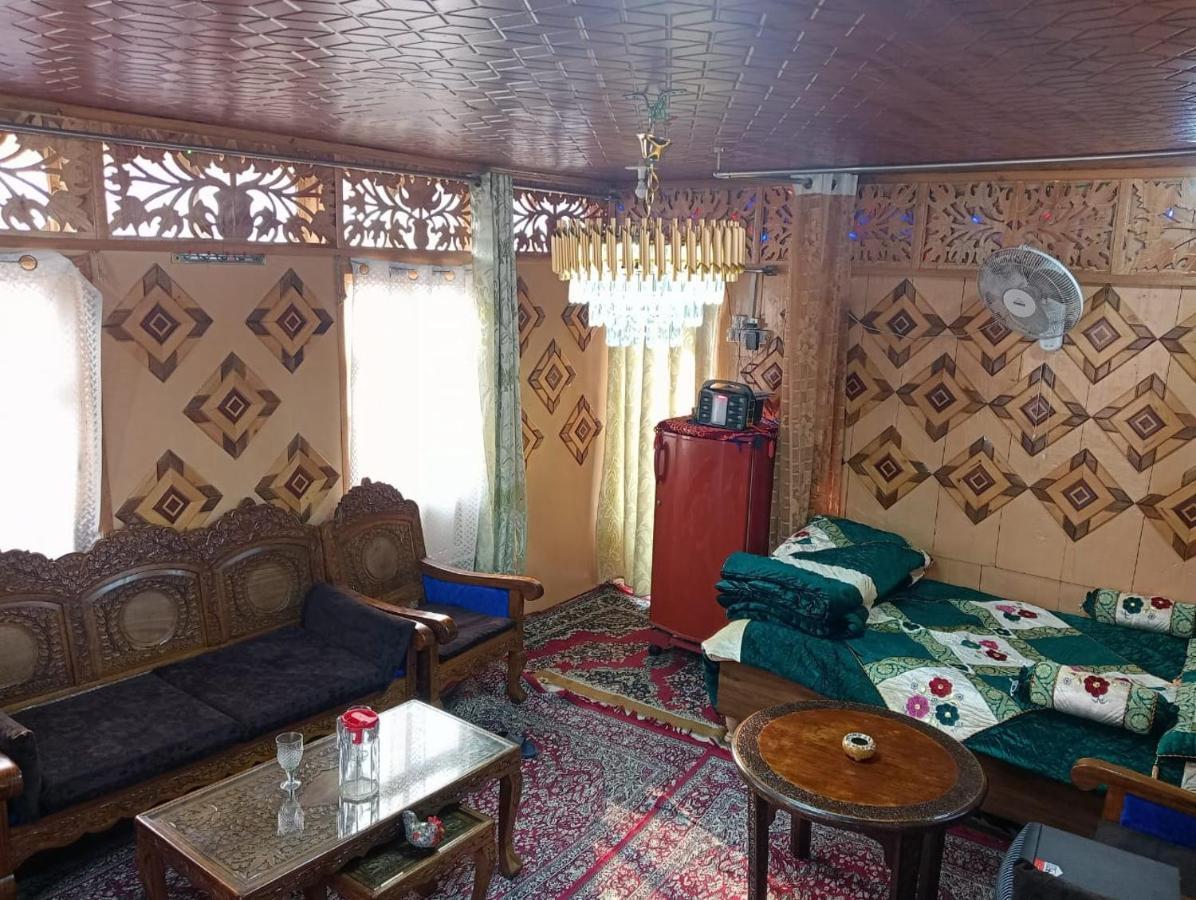 Hotel Houseboat New Jahangir And Morning Car 3*