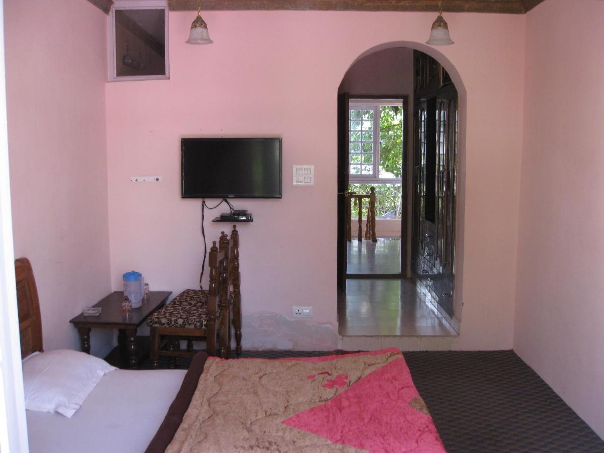 Gulistan Hotel Srinagar (Jammu and Kashmir)