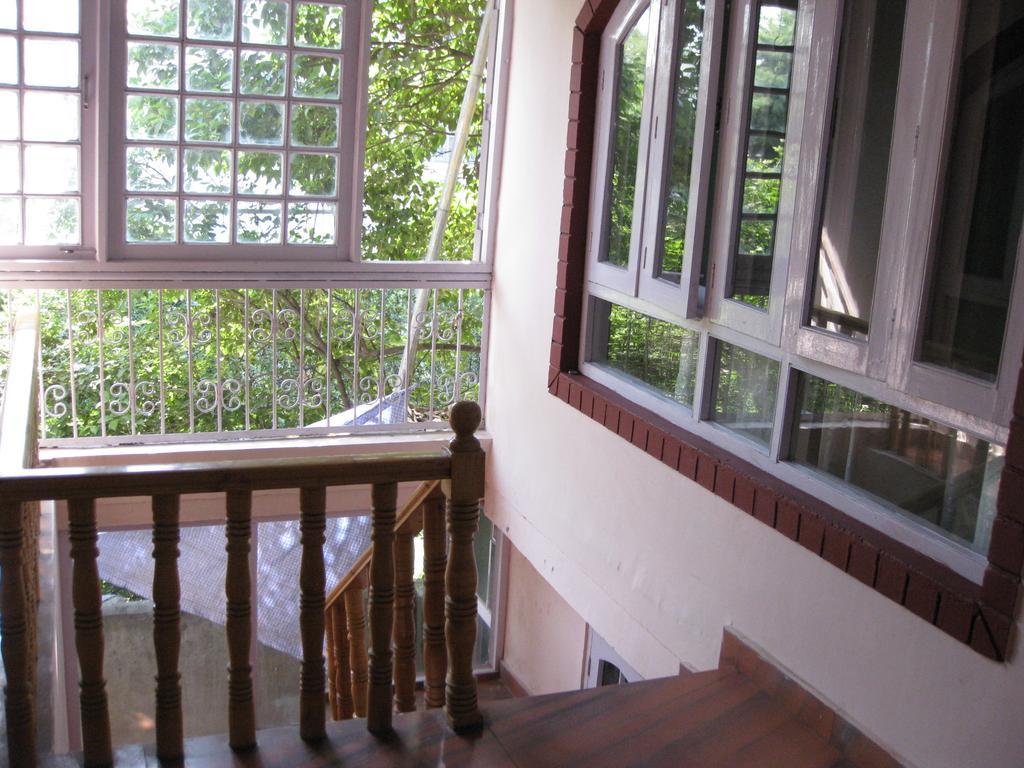Hotel Gulistan Srinagar (Jammu and Kashmir)