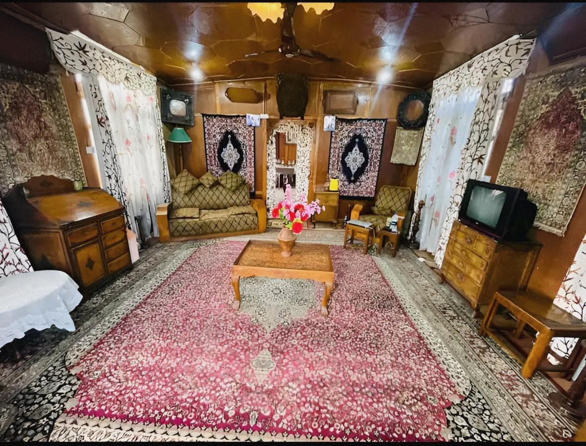 Hotel Green Heritage Group Of Houseboats 4*