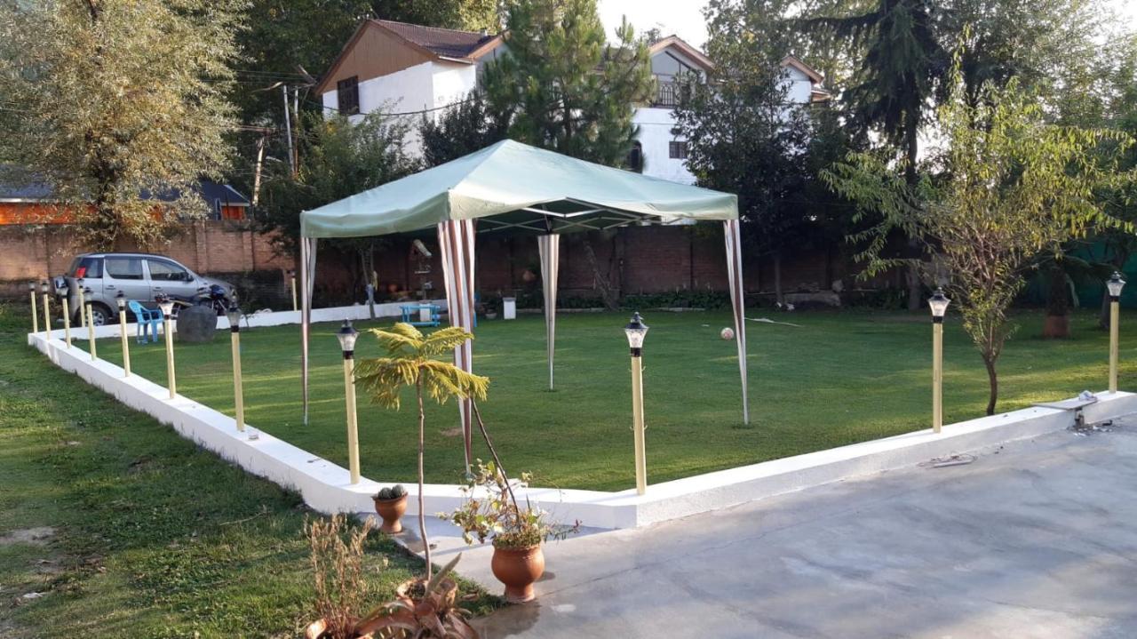 Rose Bowl Homestay