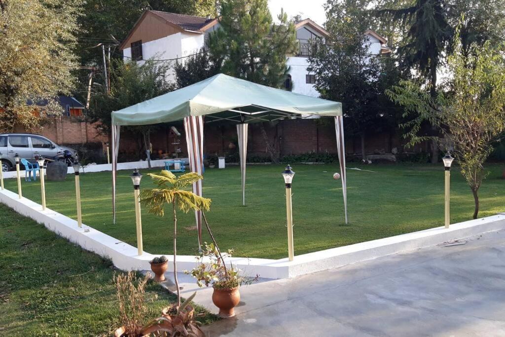Rose Bowl Homestay *