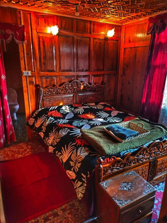 Botel Lala Rulh Heritage Group Of Houseboats Srinagar (Jammu and Kashmir)