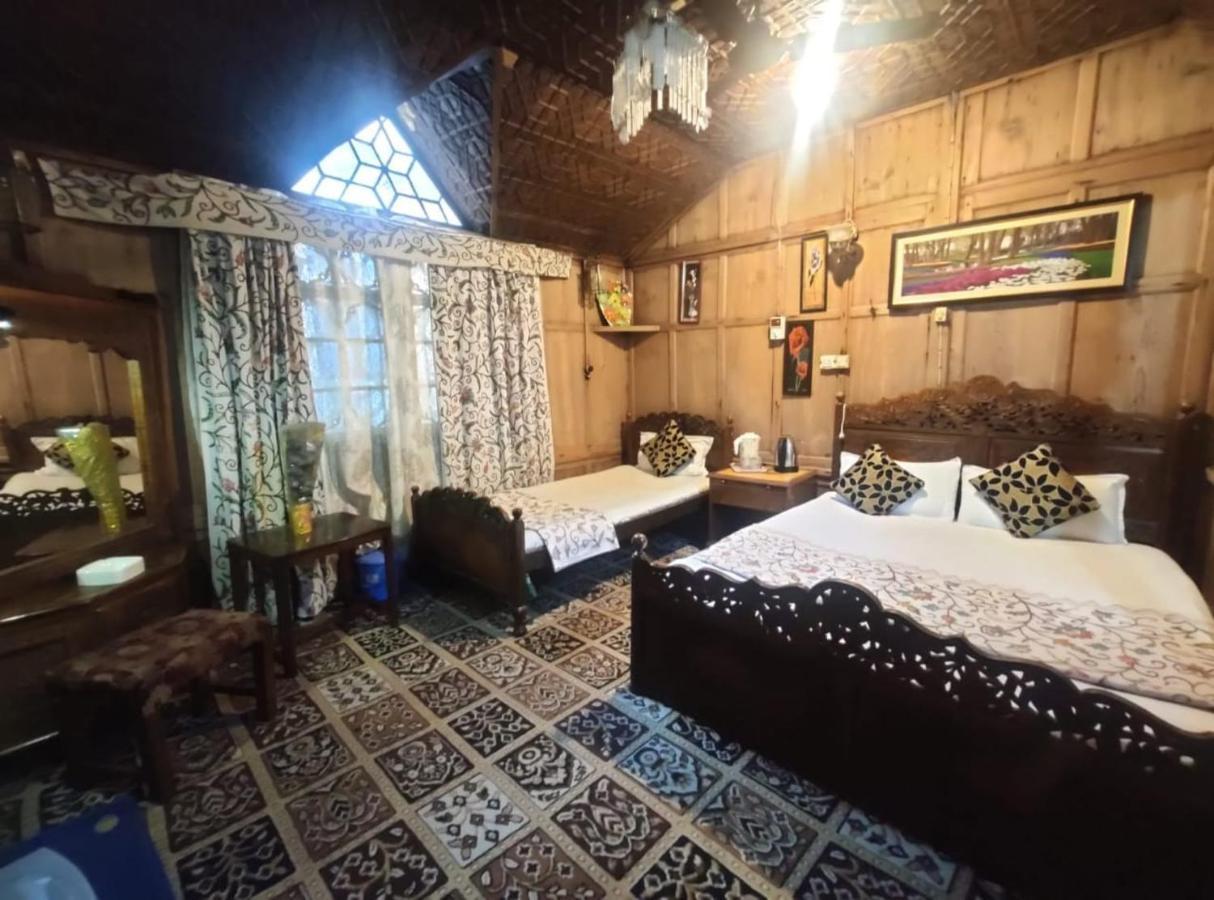 Hotel Green Heritage Group Of Houseboats Srinagar (Jammu and Kashmir)