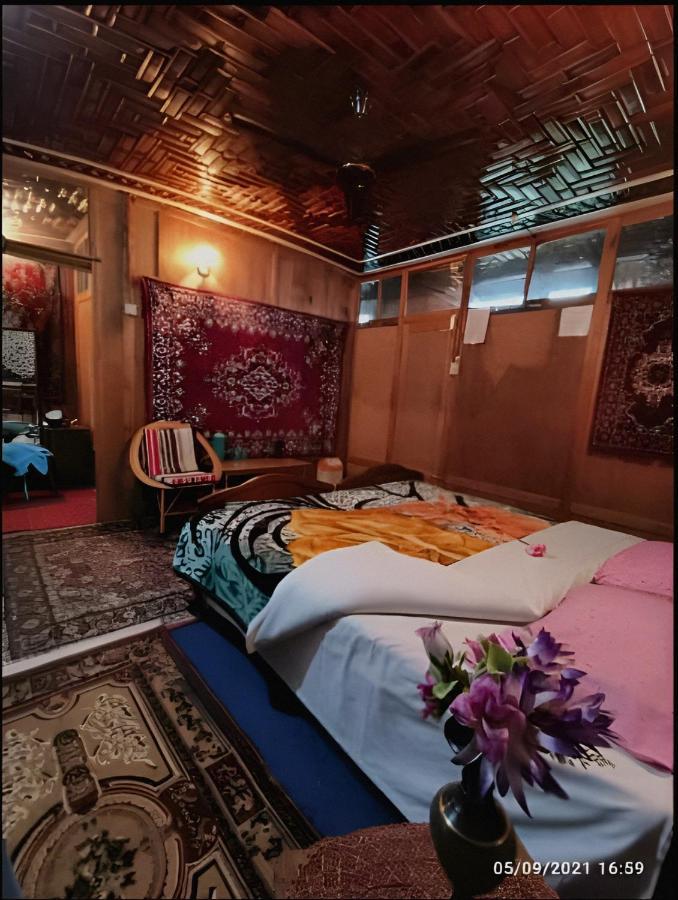 Hotel Green Heritage Group Of Houseboats Srinagar (Jammu and Kashmir)