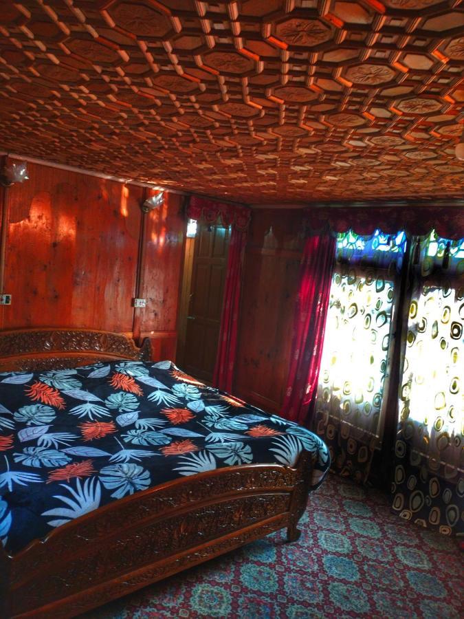 Lala Rulh Heritage Group Of Houseboats Botel Srinagar (Jammu and Kashmir)