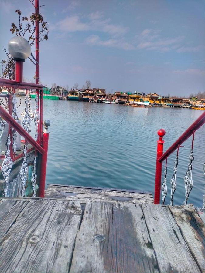 Lala Rulh Heritage Group Of Houseboats