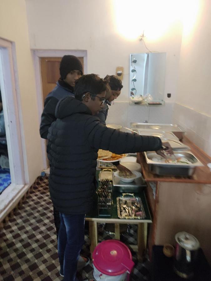 The Gulmarg Gateway Guest house Srinagar (Jammu and Kashmir)
