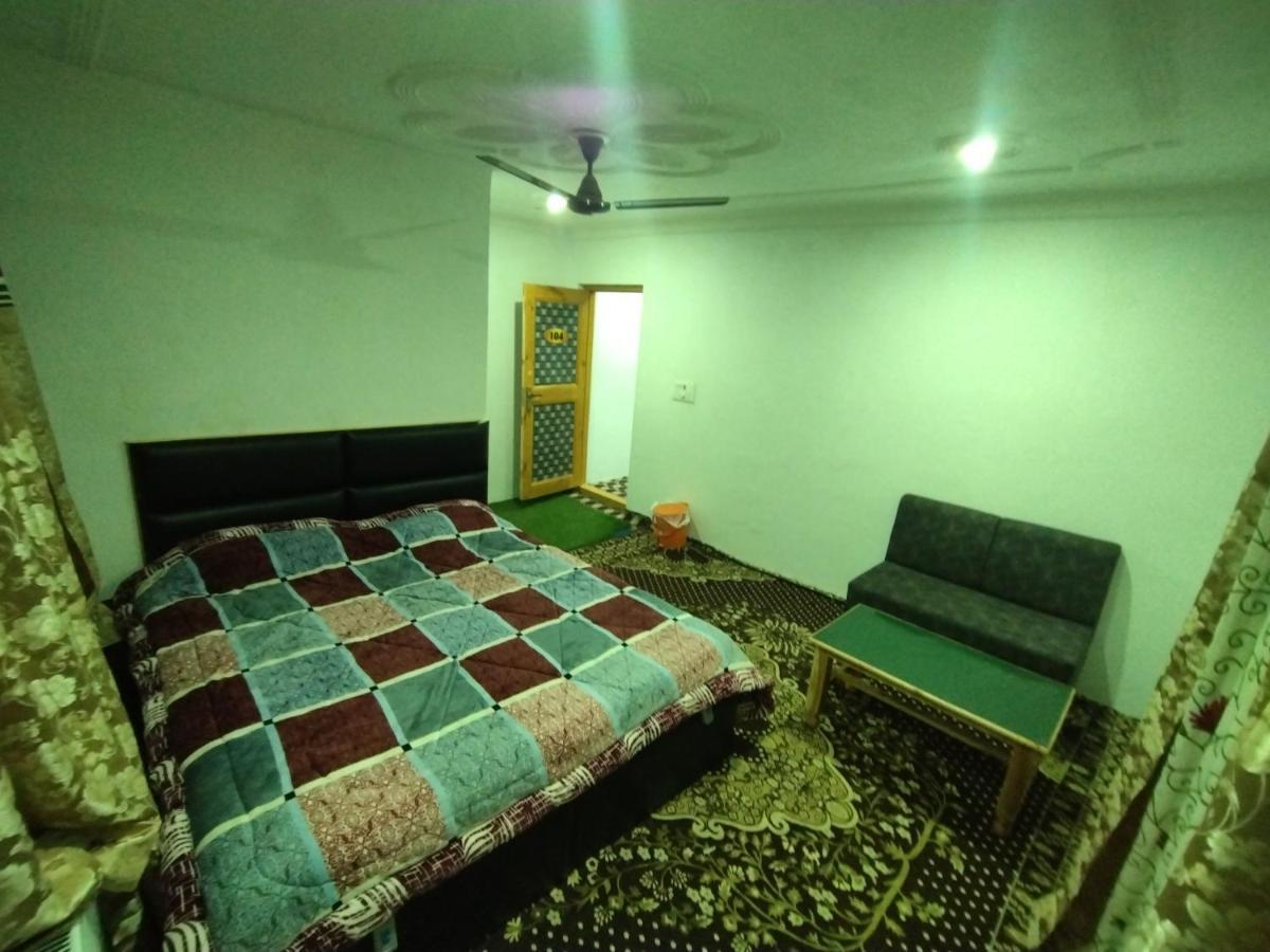 The Gulmarg Gateway Guest house Srinagar (Jammu and Kashmir)