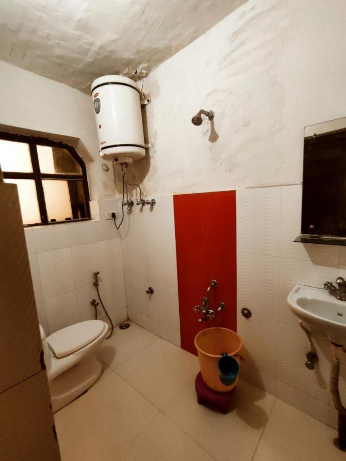 New Aashiyana Guest house Srinagar (Jammu and Kashmir)