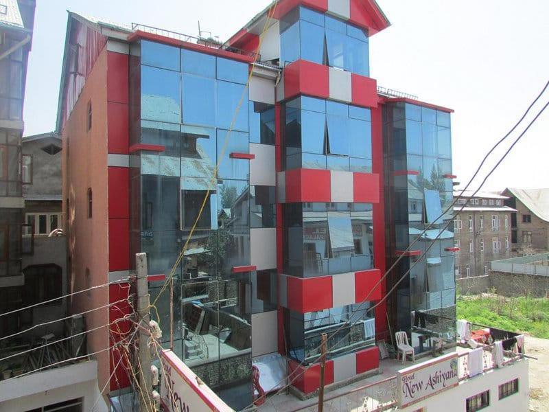 Guest house New Aashiyana Srinagar (Jammu and Kashmir)