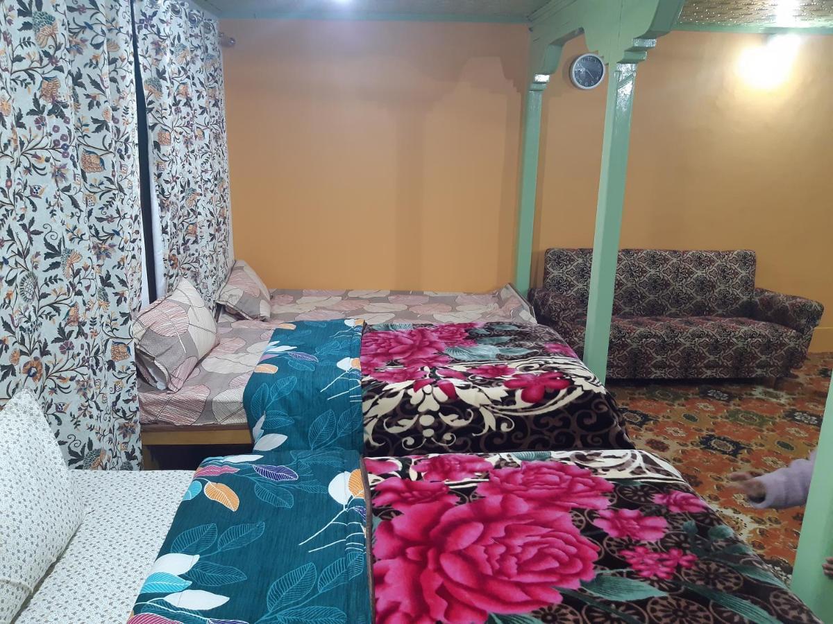 Rose Bowl Homestay