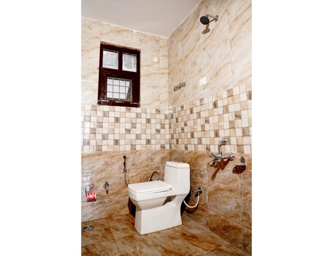 Ocean, Shrinagar Homestay
