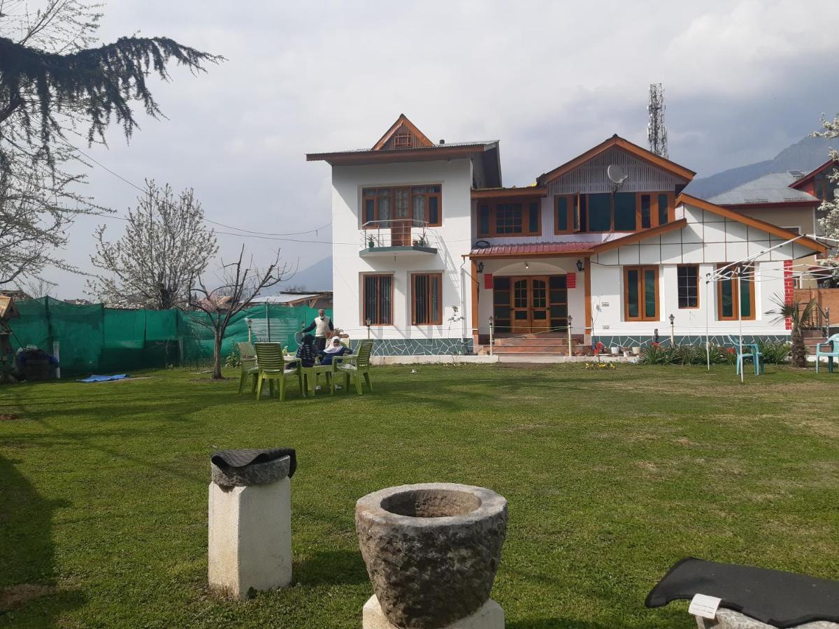 Homestay Rose Bowl