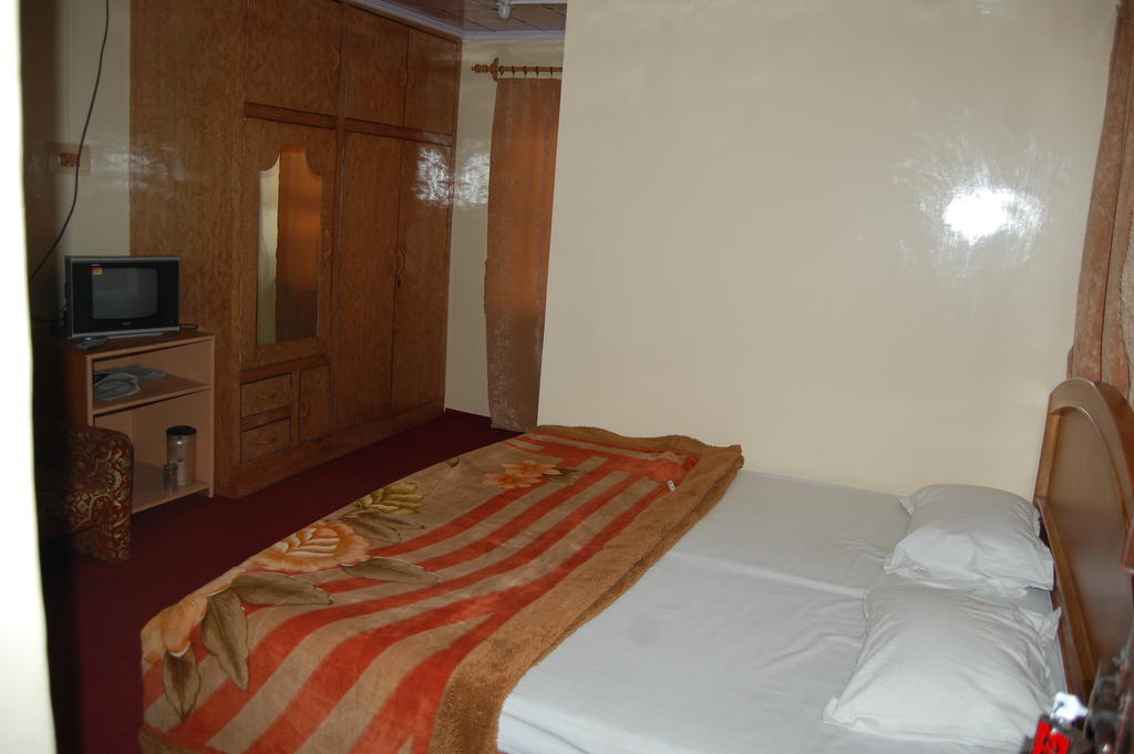 Marias Hotel *