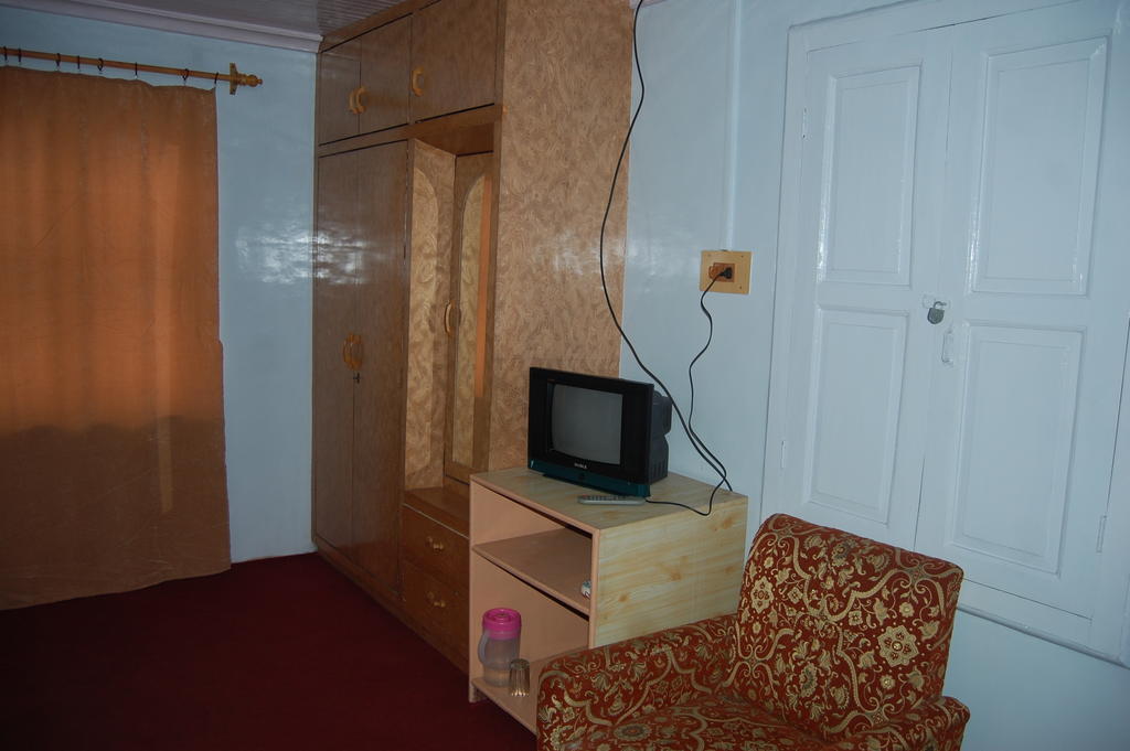 Hotel Marias Srinagar (Jammu and Kashmir)