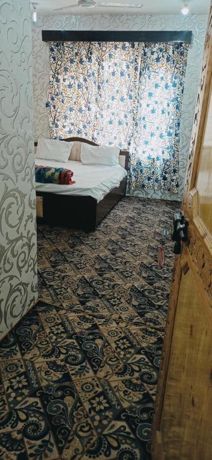 Hotel Star Srinagar (Jammu and Kashmir)