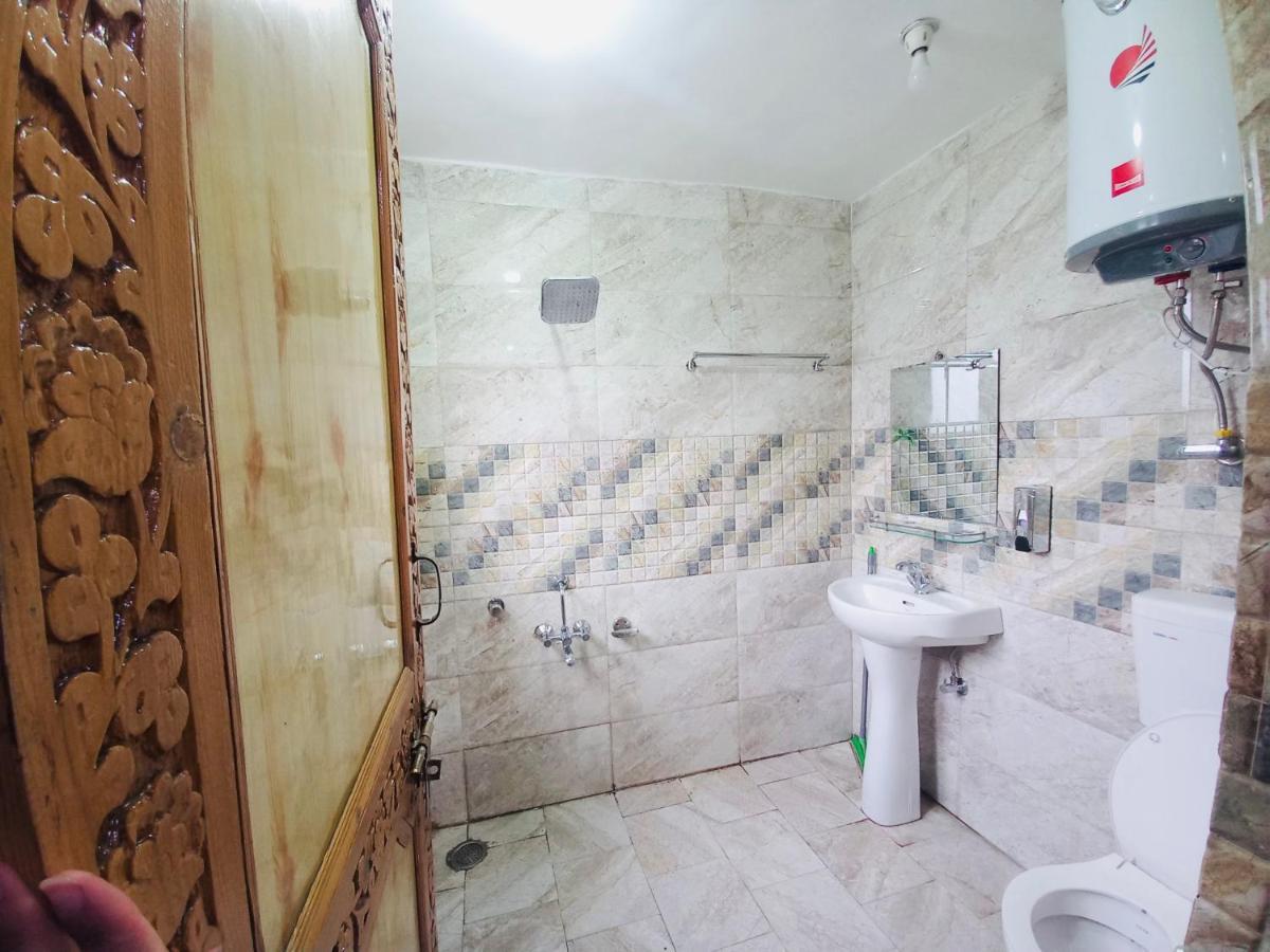 John's Guest house Srinagar (Jammu and Kashmir)