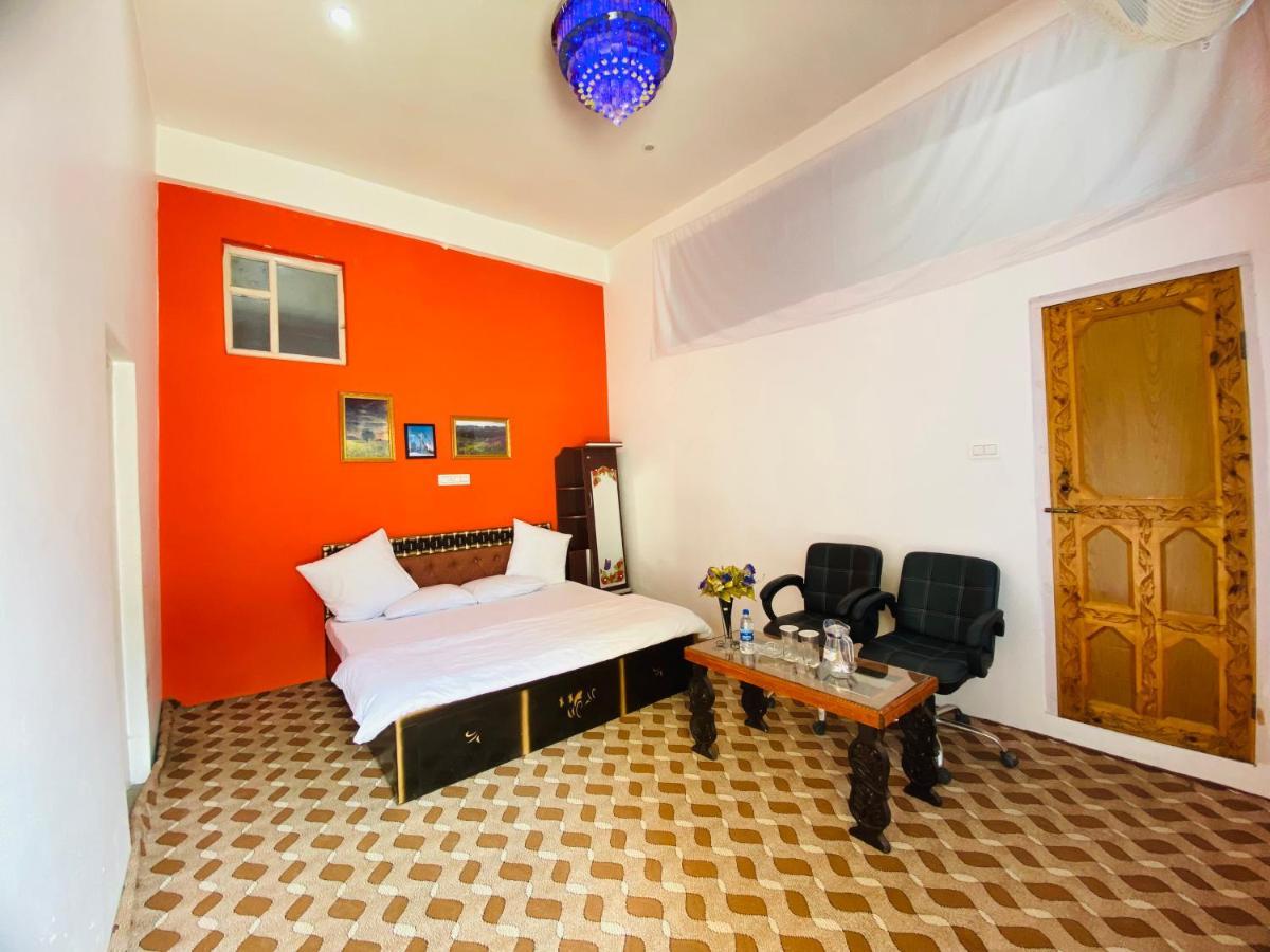 Pall Residency Hotel Srinagar (Jammu and Kashmir)